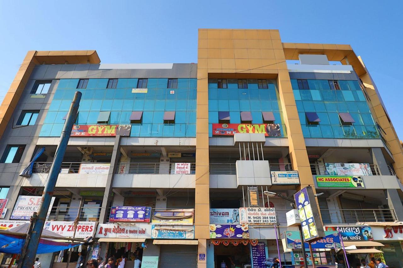 Hotel Tulip Plaza Ahmedabad Buitenkant foto